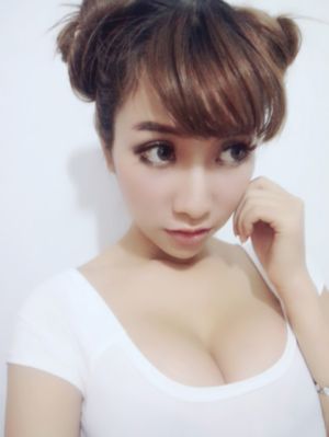 黑色丝袜三级在线播放_超清在线观看电视
