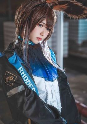 av翻白眼口吐白沫_超清高清完整版